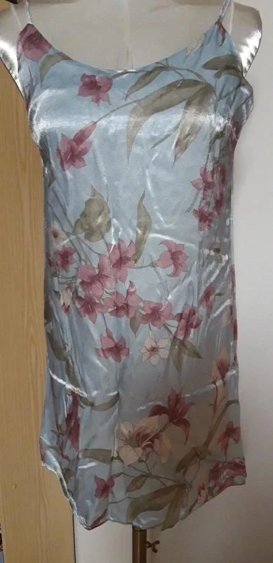 Nuisette en satin taille 42
